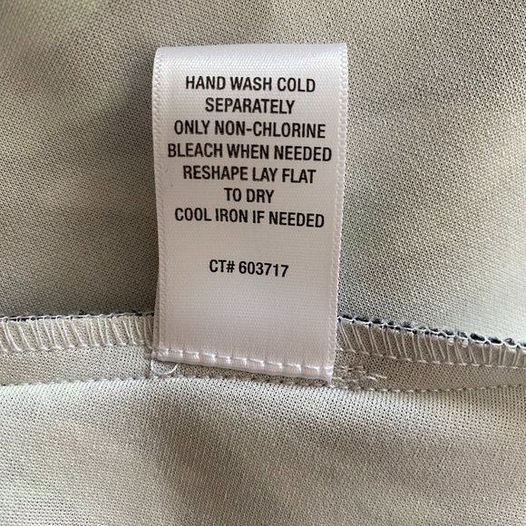 NWT Scuba Fit & Flare Dress Floral Back Zip Blue Black size 16 - Picture 12 of 14